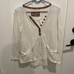 Little Yellow Button - Anthropologie- white long sleeved tee / tunic - small